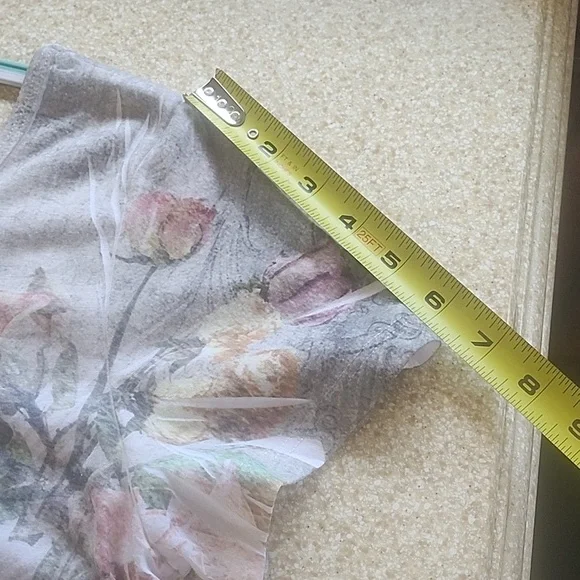 American Cowgirl Floral Graphic Tee - White and Pink Size M - Picture 10 of 11